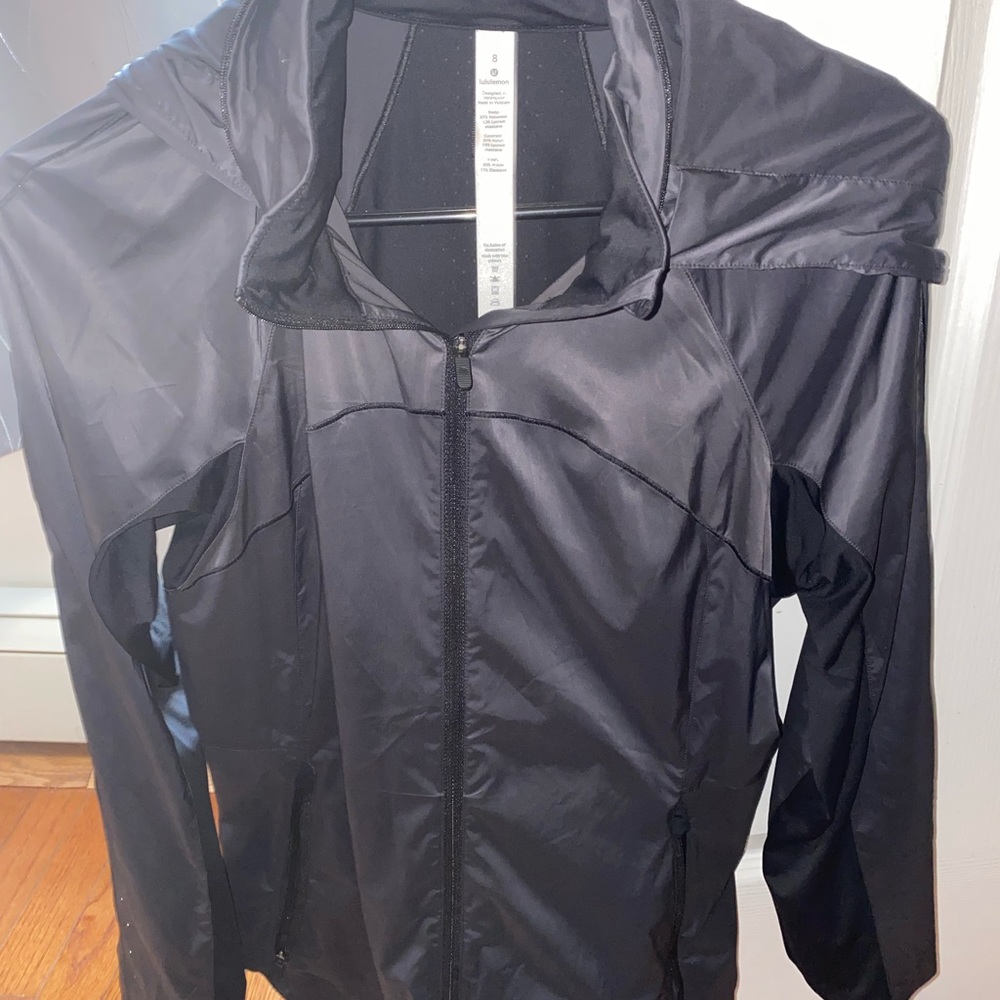 Lululemon running windbreaker. Water resistant